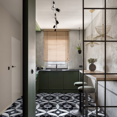 Moroccan Heart Pattern- Black interlocking Stone Mosaic Tile