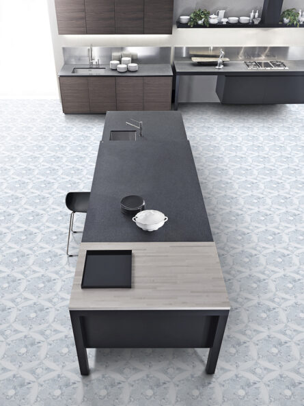 Moroccan Hear in Grey Interlocking Stone Mosaic Tile