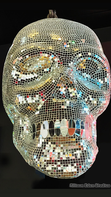 contemporary-mirror-mosaic-skull-artwork