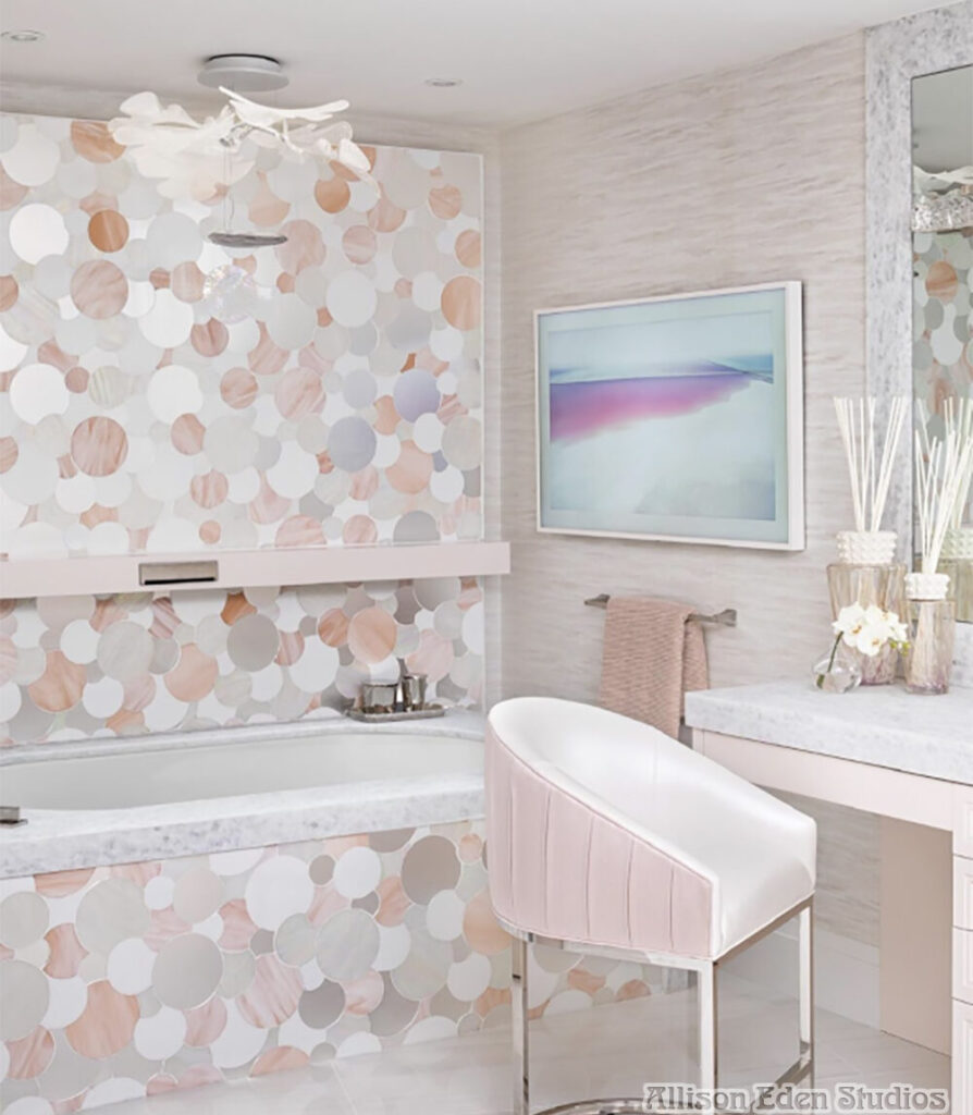 Overlapping Circles Glass Mosaic Bath in Pink