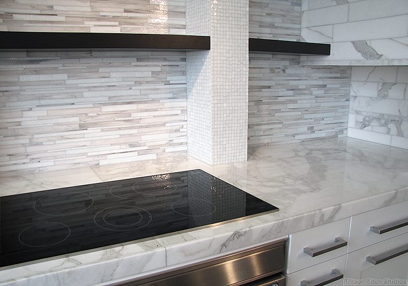 Allison Eden studios Barcode Calacatta Glass Mosaic Kitchen wm (1)