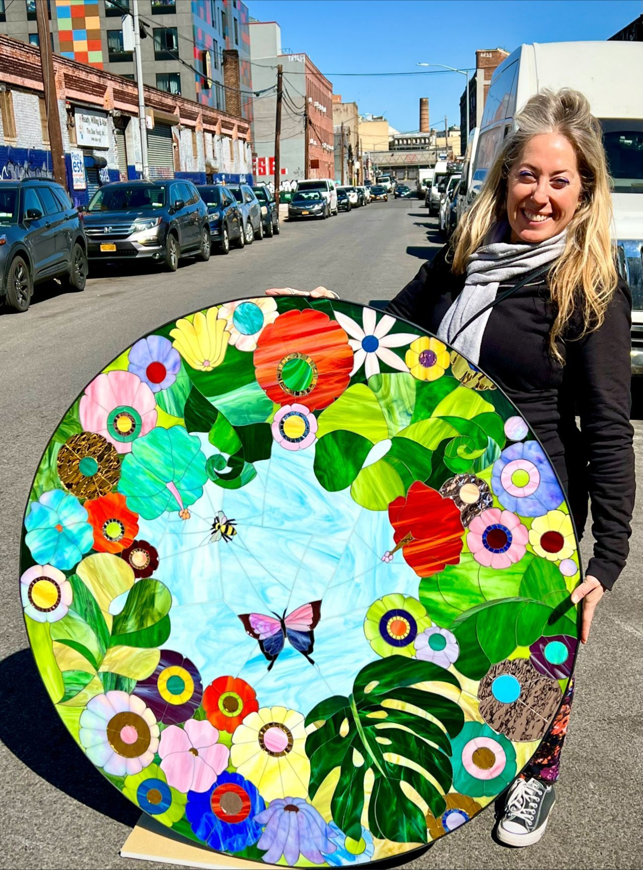 Allison Eden Studios Round Floral With Bee 48 inch