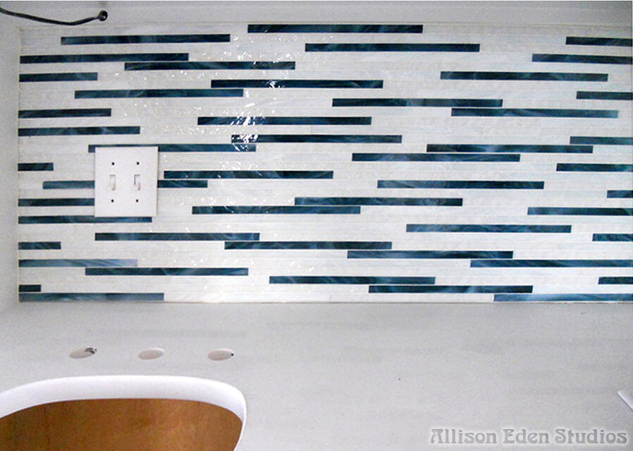 Allison eden Studios Sticks white navy blue wm